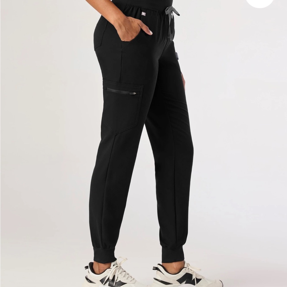 NWOT figs Zamora joggers black